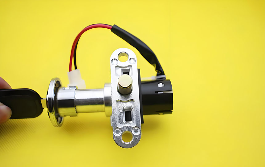 霍爾元件賦能電動車智能安防——華芯全極低功耗霍爾HX6323引領(lǐng)電子龍頭鎖新升級